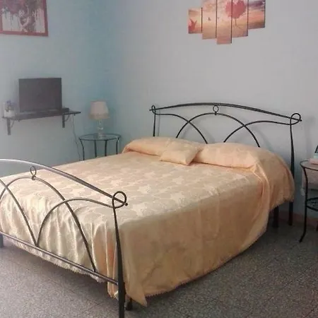 Bella Stella Couette-café